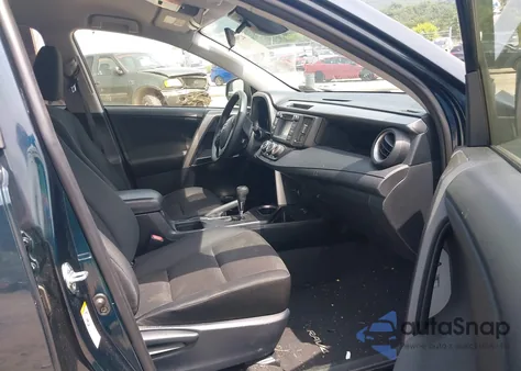 2018 Toyota Rav4 Le z USA, uszkodzony, nr VIN JTMZFREV6JJ172205